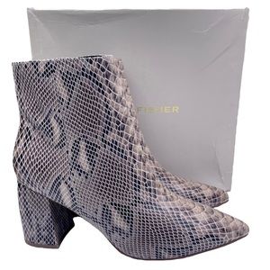 Marc Fisher leather animal print pointed toe booties women Size 9 1/2